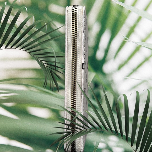 Wristlet wallet - Picture 3 of 4